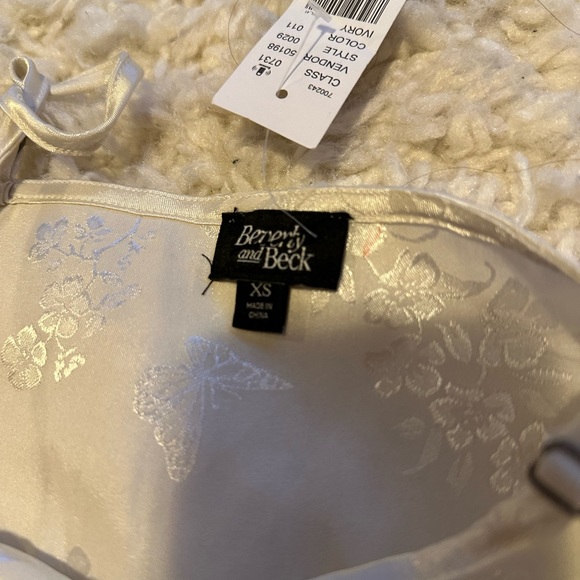 PacSun Top - Picture 5 of 5